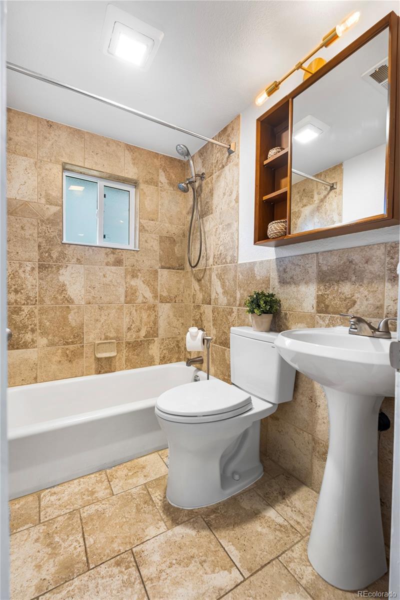 404 S Jasmine Street