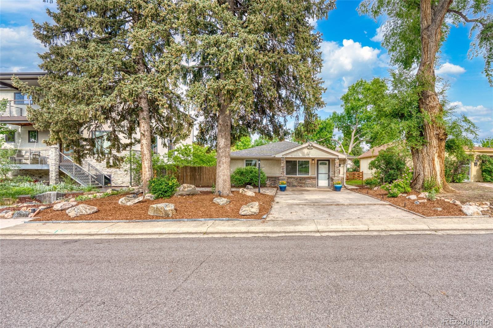 404 S Jasmine Street