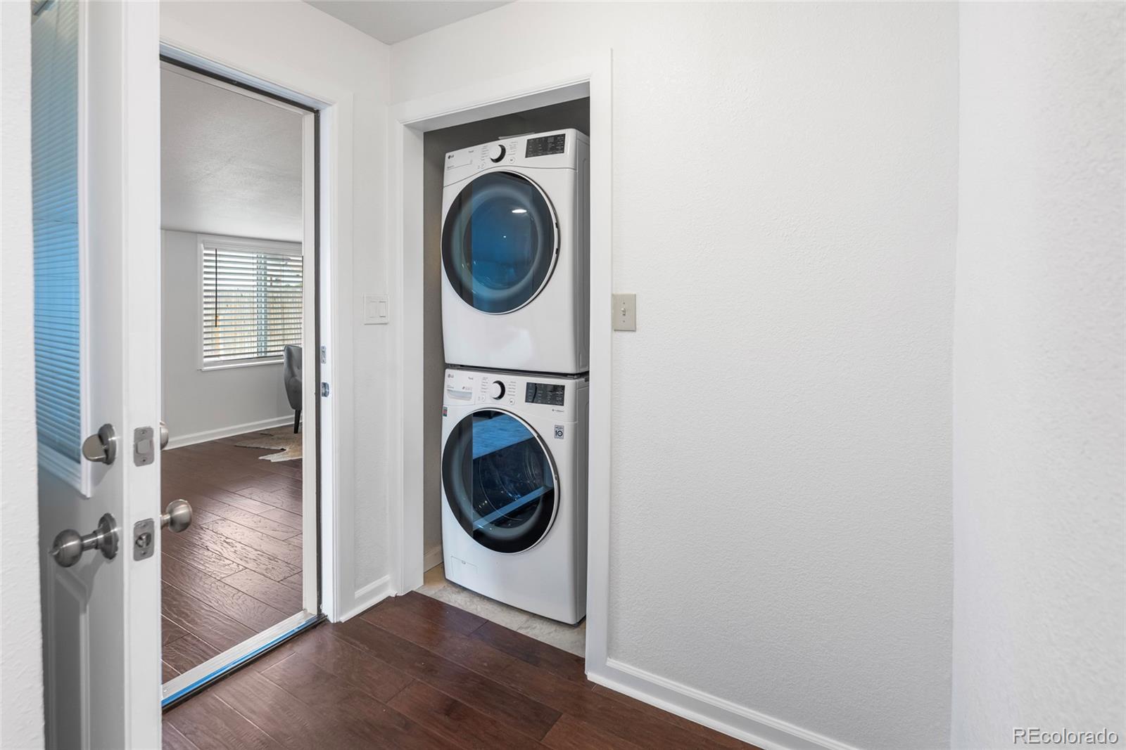 404 S Jasmine Street