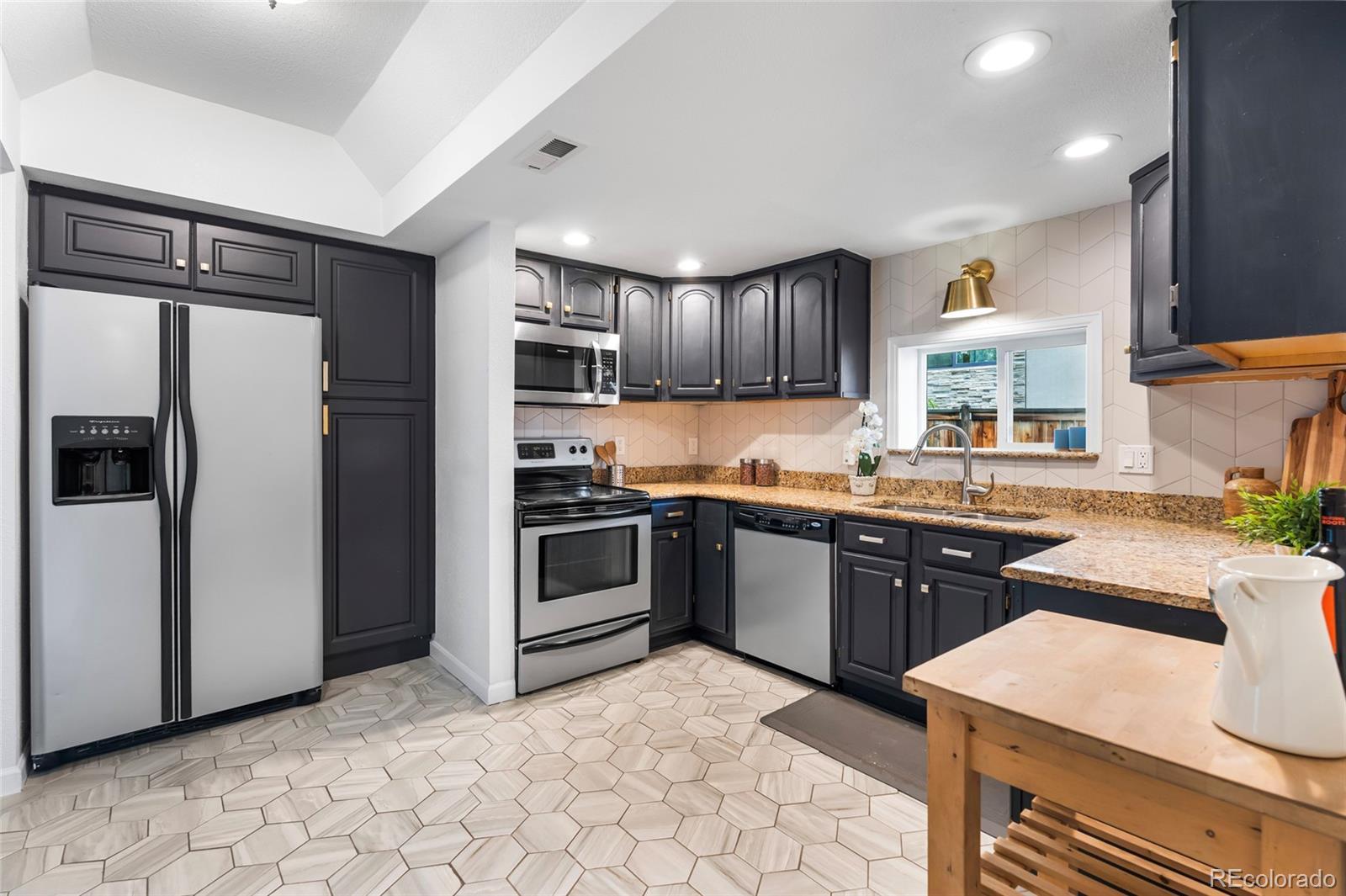 404 S Jasmine Street