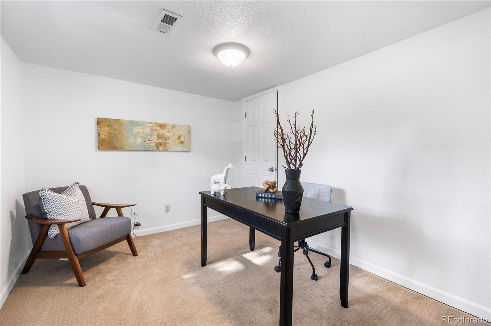 404 S Jasmine Street