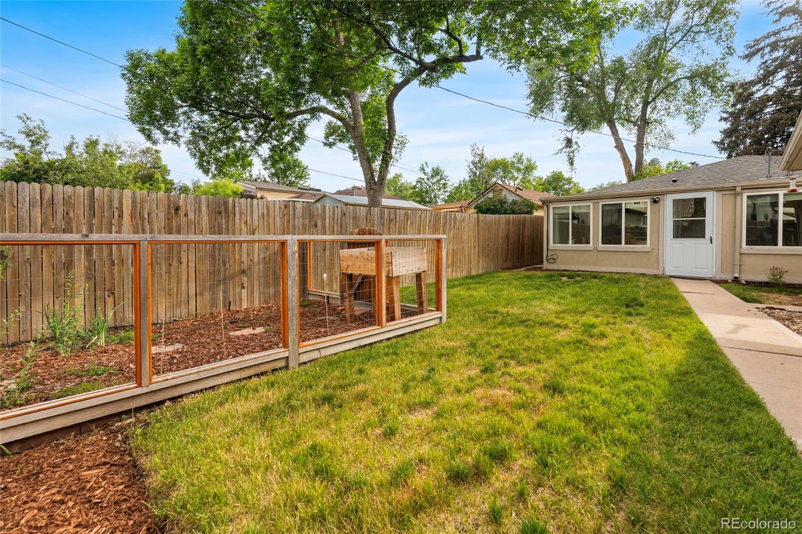 404 S Jasmine Street