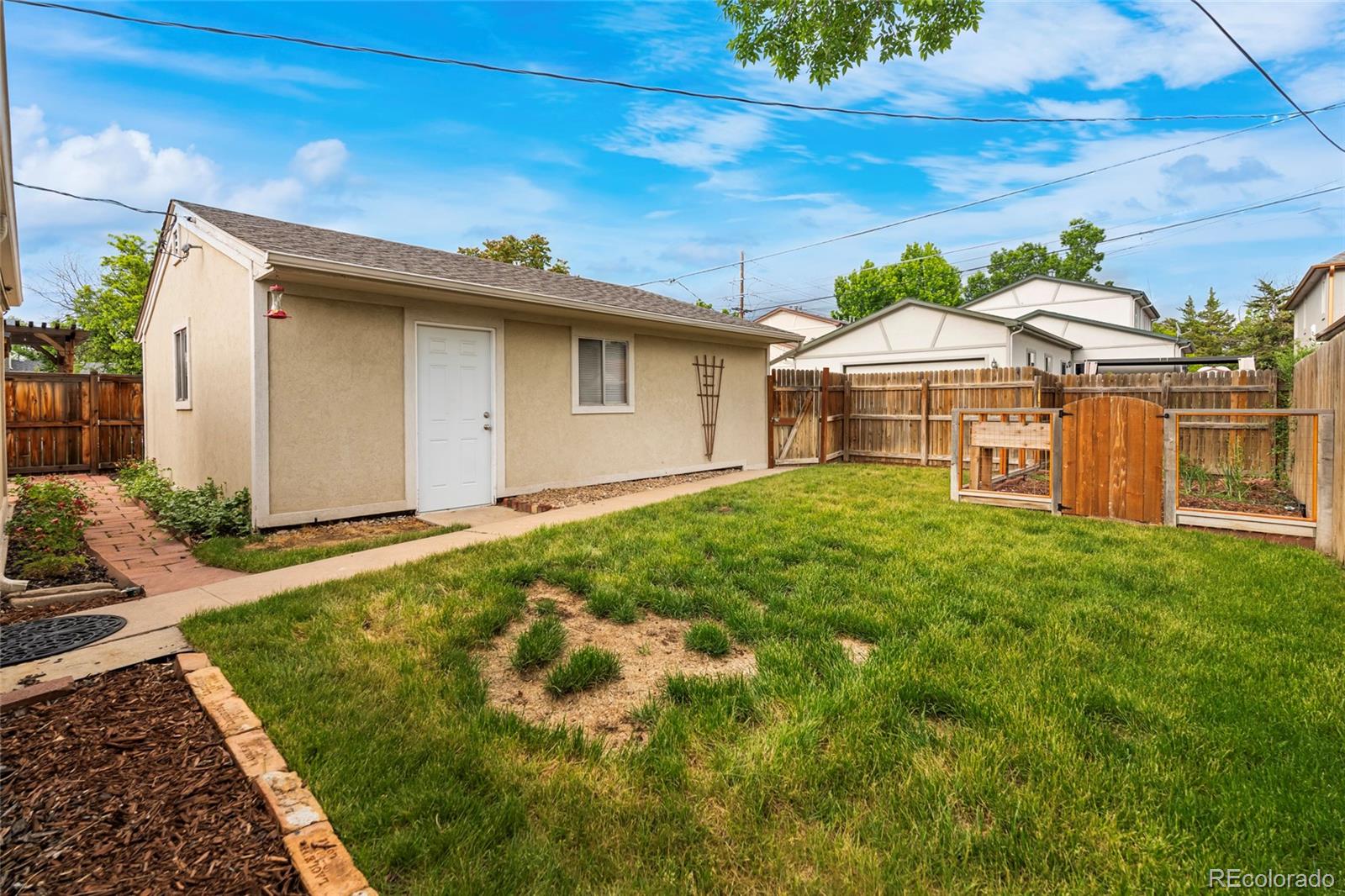 404 S Jasmine Street