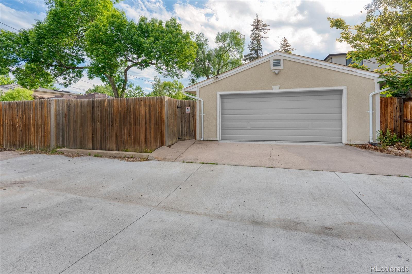 404 S Jasmine Street