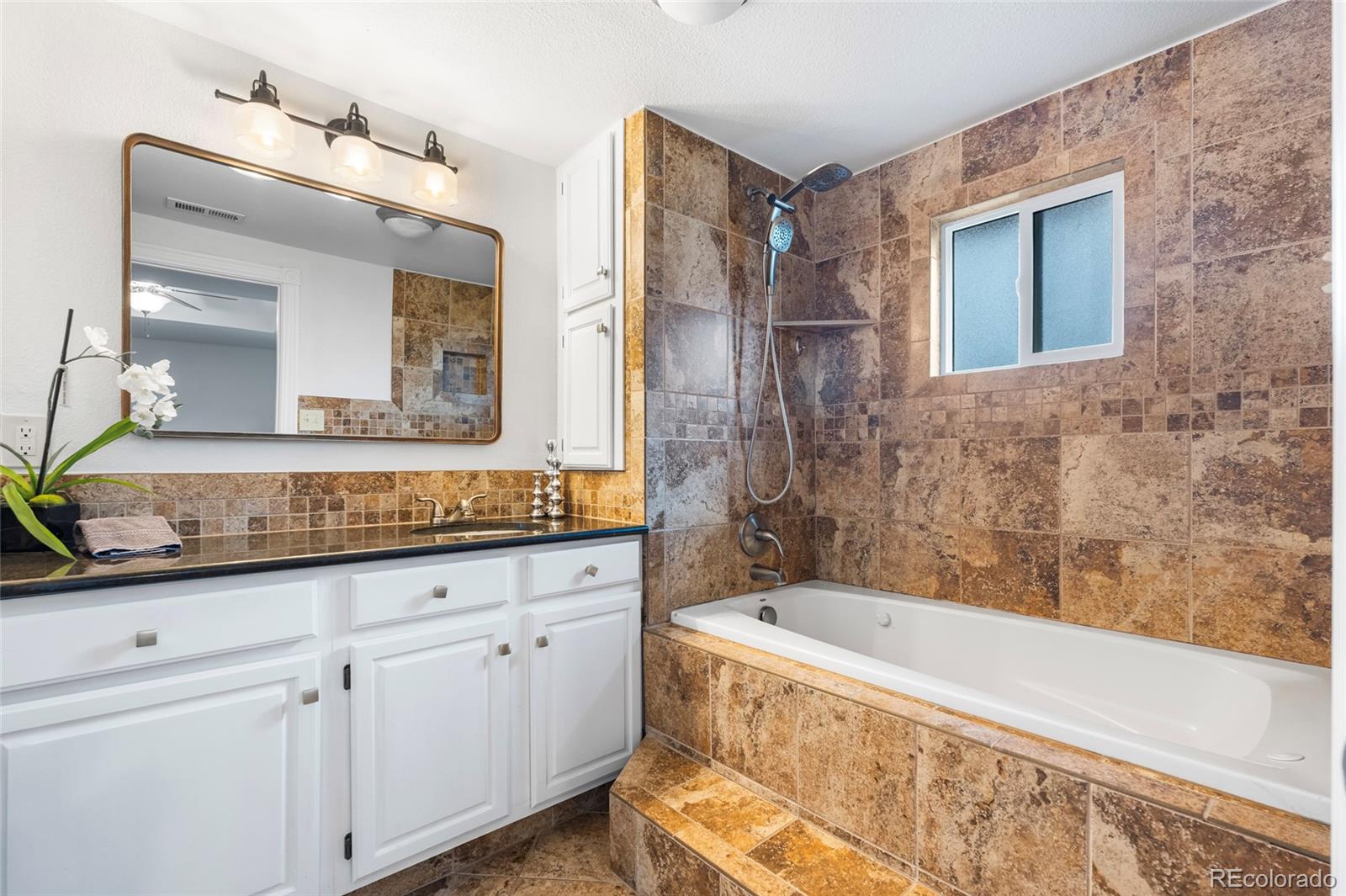 404 S Jasmine Street