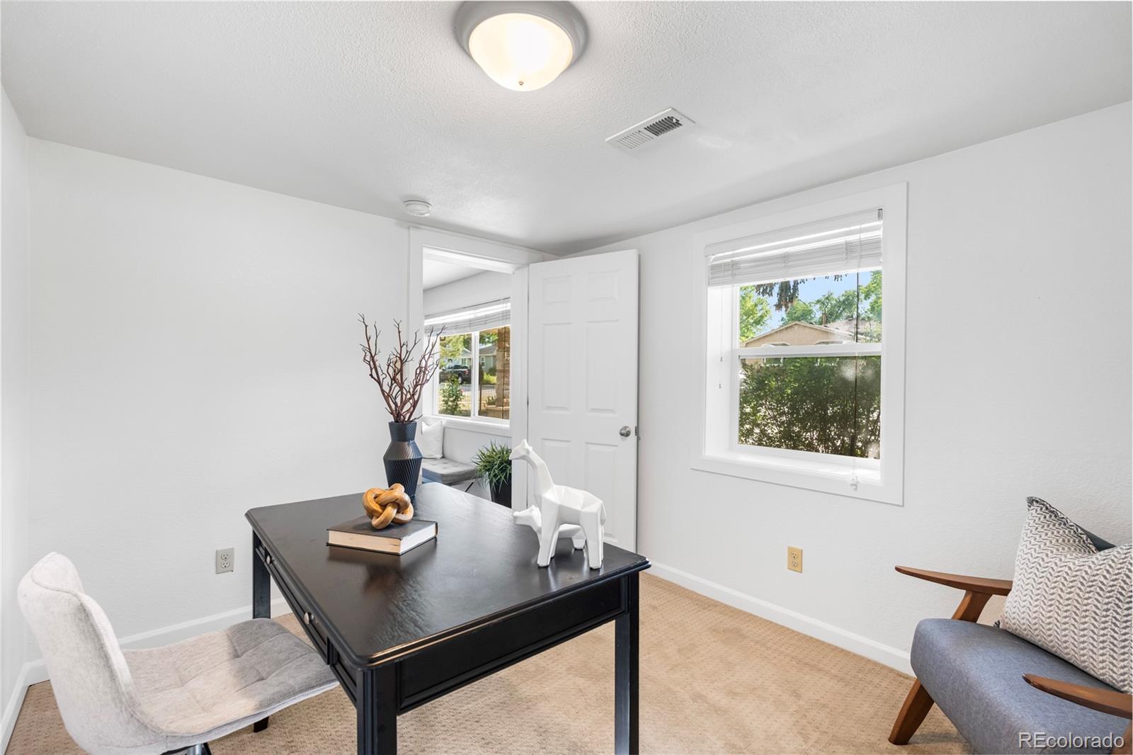 404 S Jasmine Street