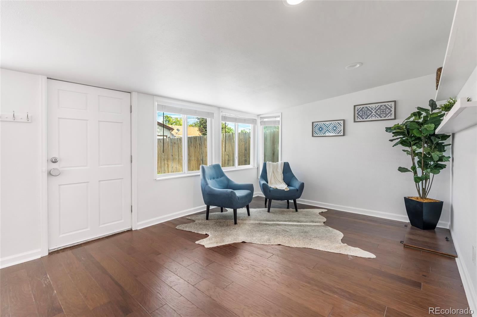 404 S Jasmine Street