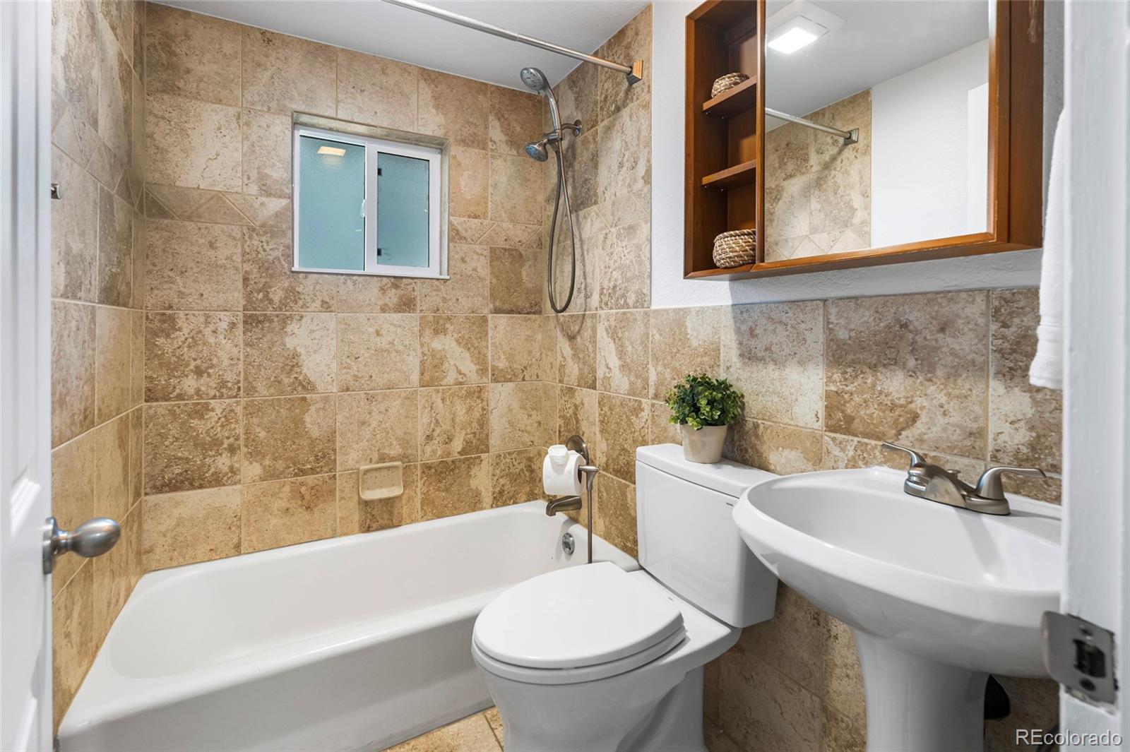 404 S Jasmine Street