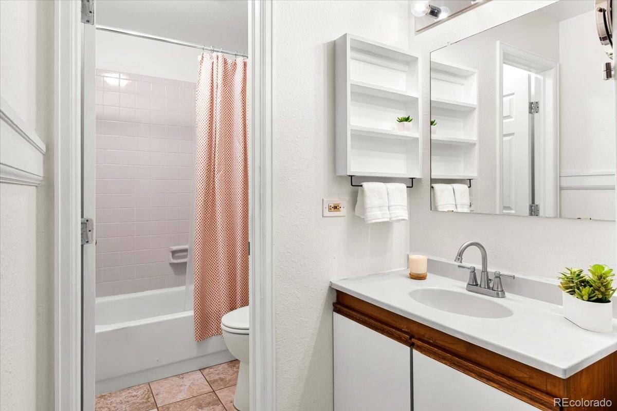 2351 Federal Boulevard Unit: 204