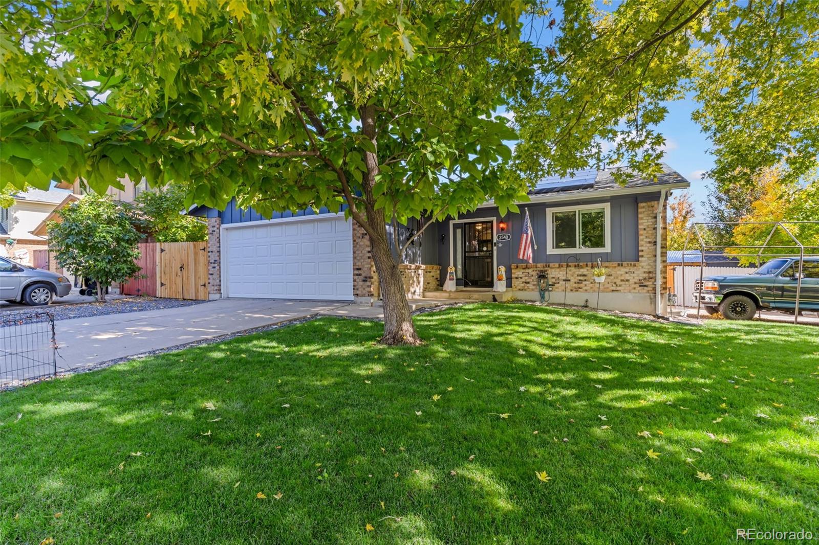 2540 S Deframe Street