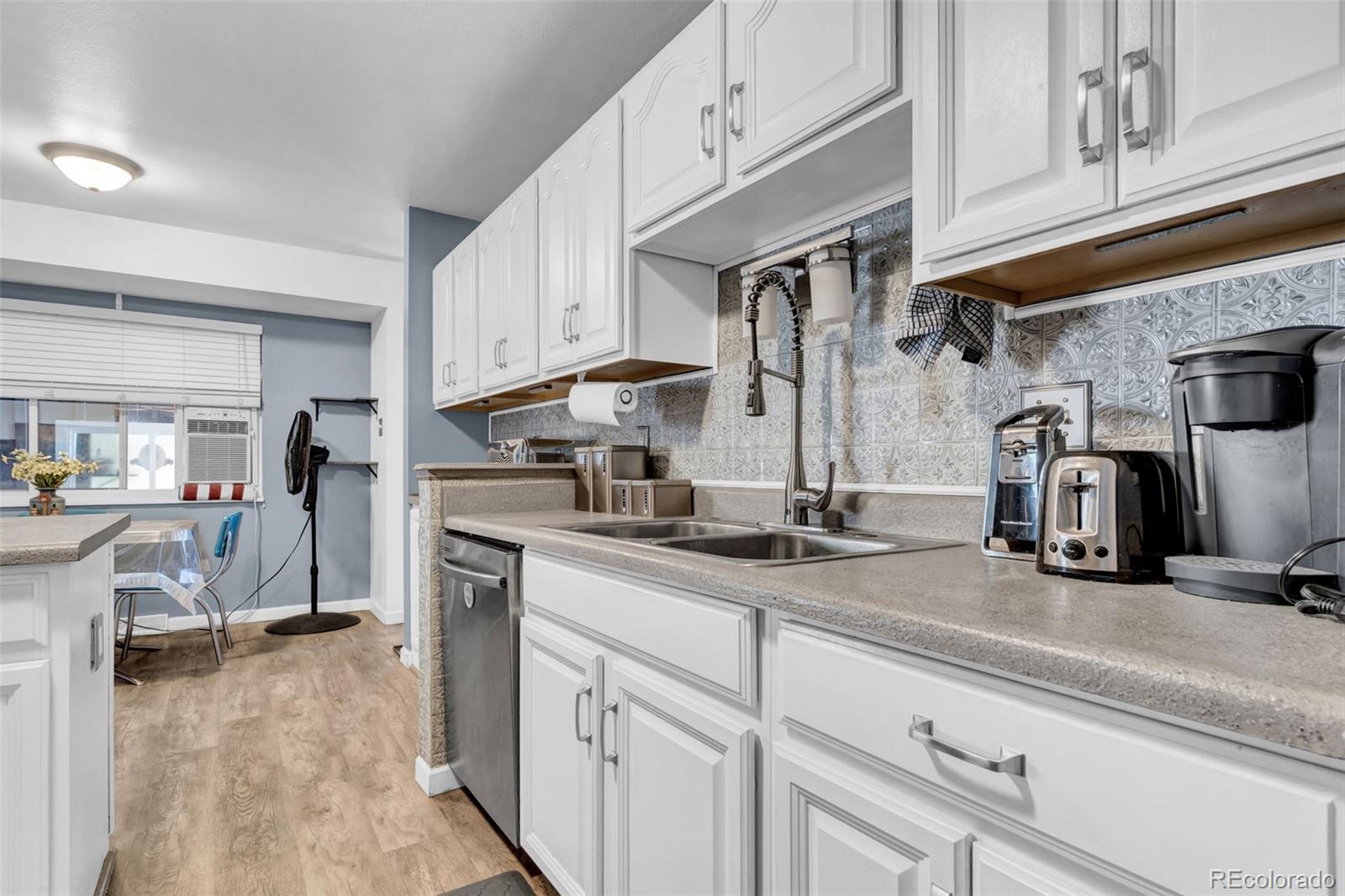 2540 S Deframe Street