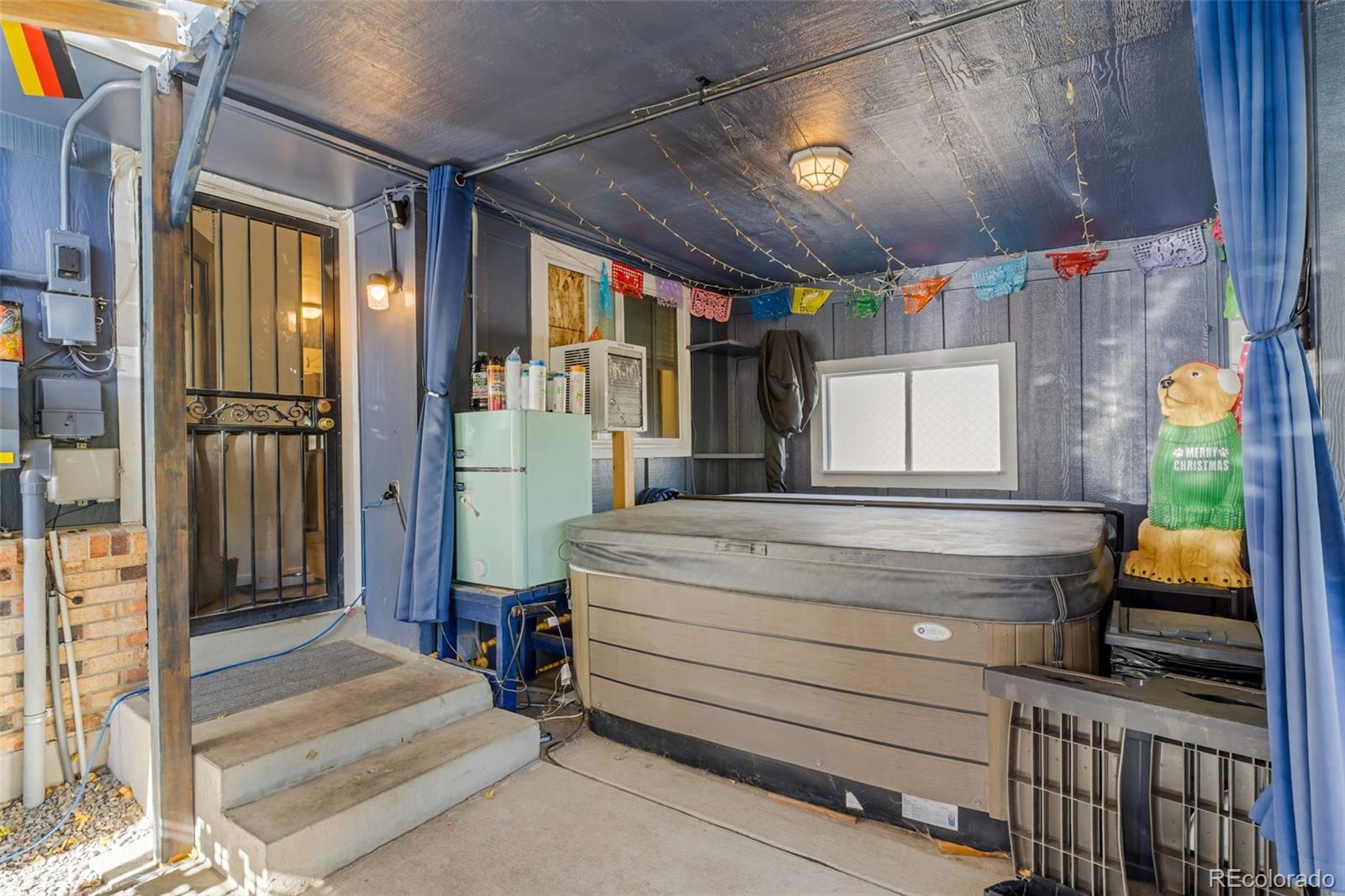 2540 S Deframe Street