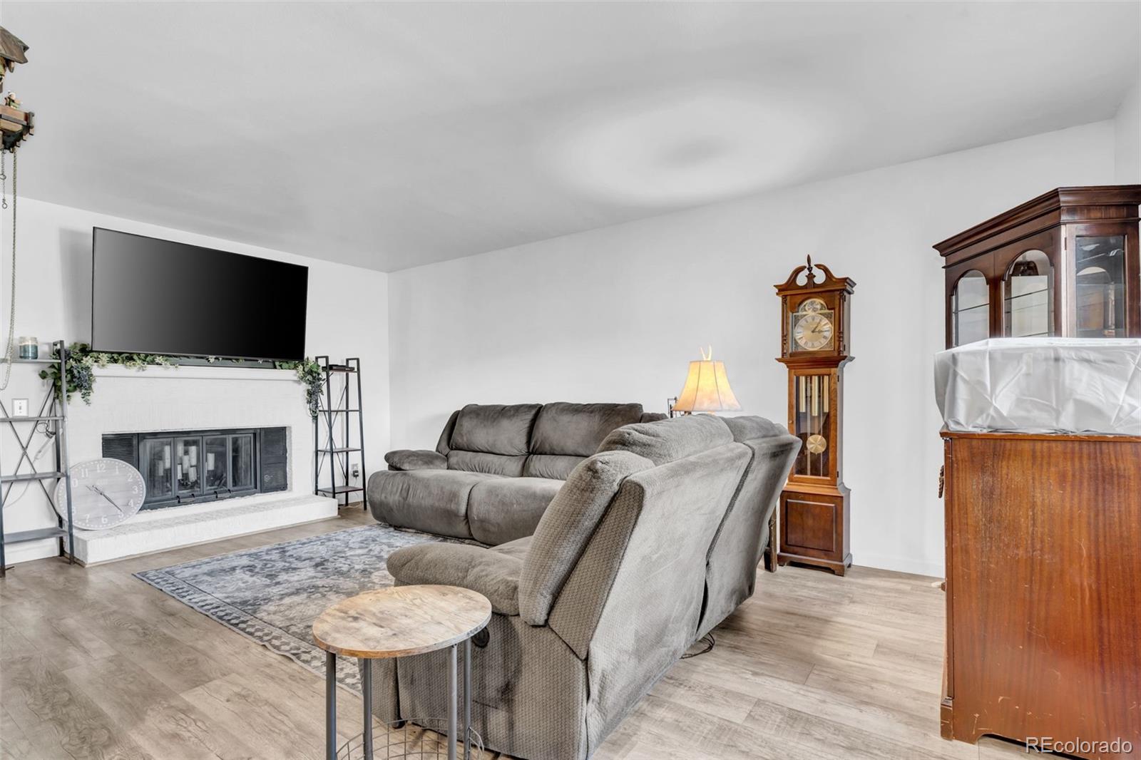 2540 S Deframe Street