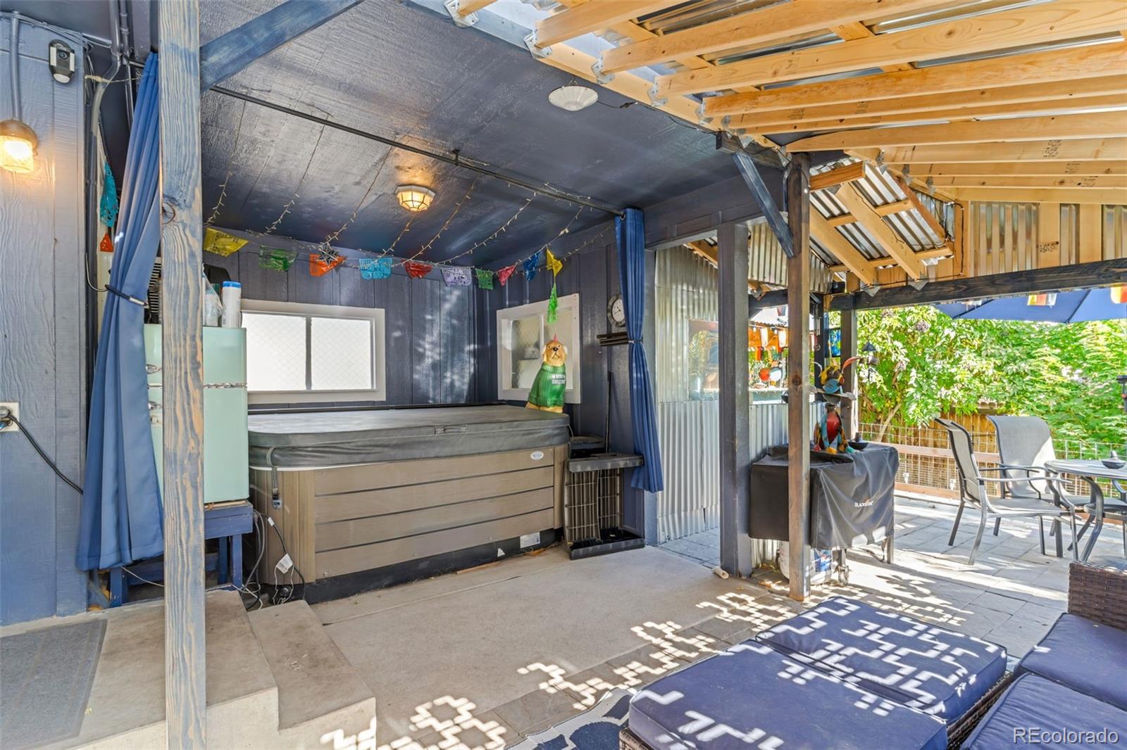 2540 S Deframe Street