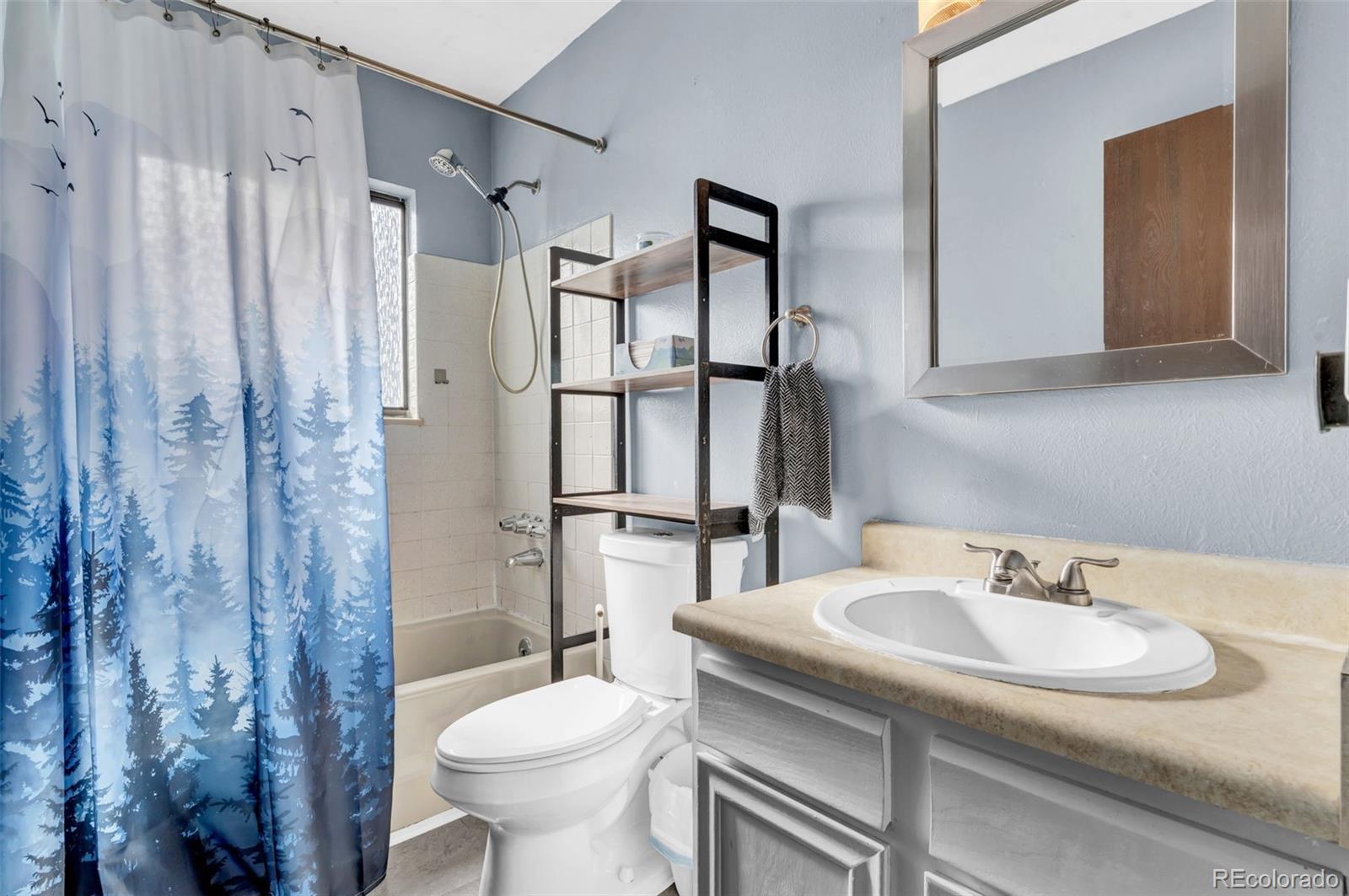 2540 S Deframe Street