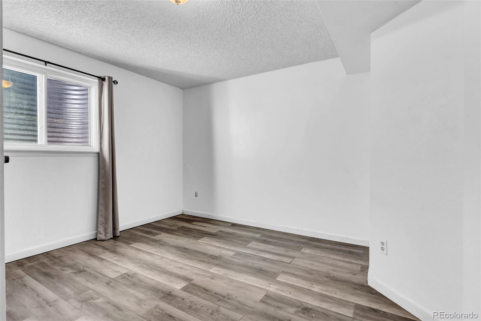 2540 S Deframe Street