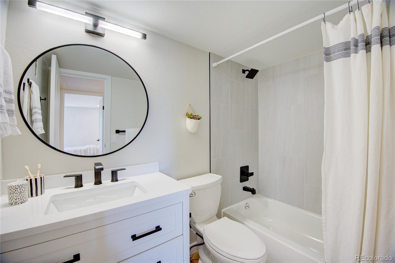 3338 S Ammons Street Unit: 11-203