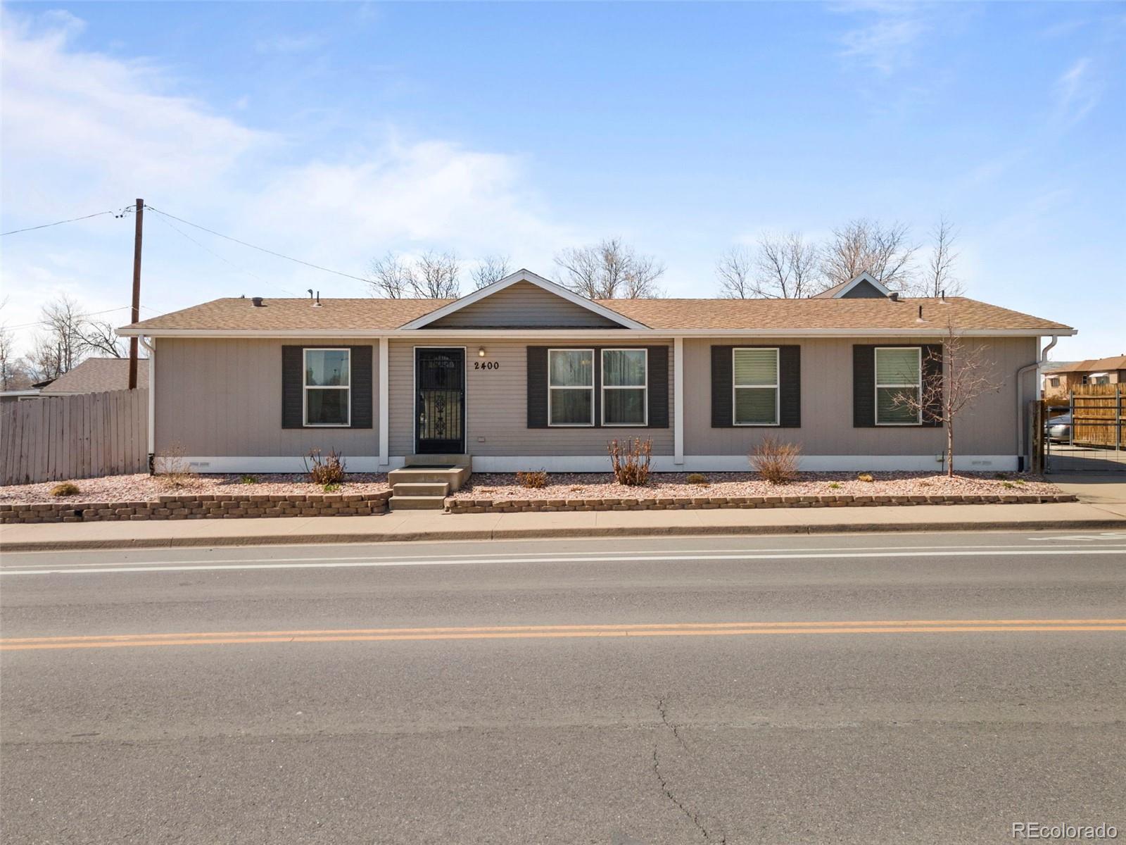 2400 W Wesley Avenue