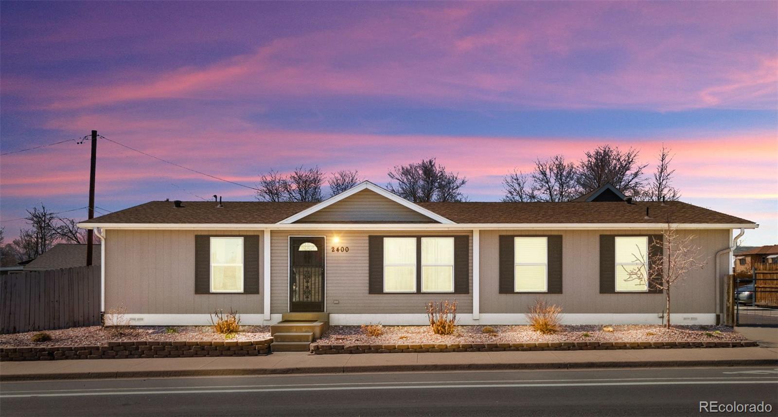 2400 W Wesley Avenue