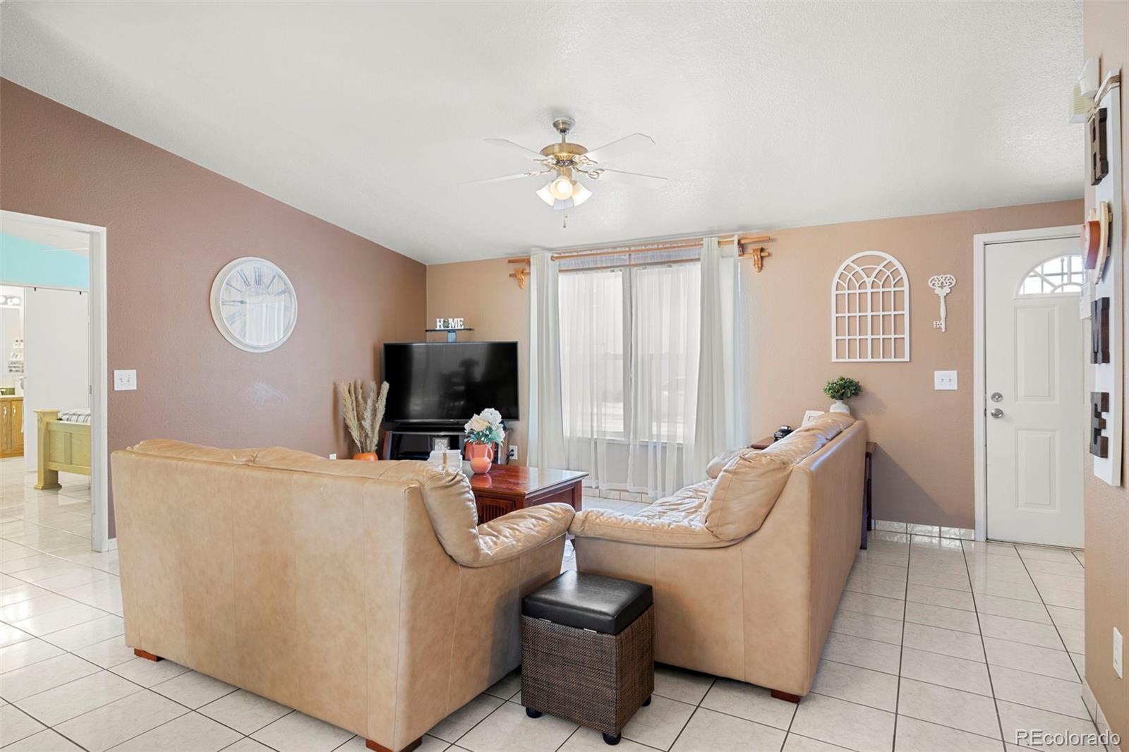 2400 W Wesley Avenue