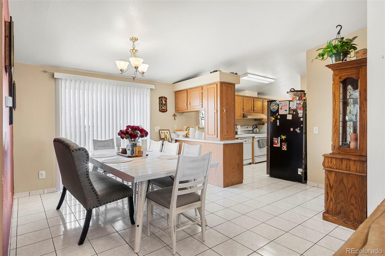 2400 W Wesley Avenue
