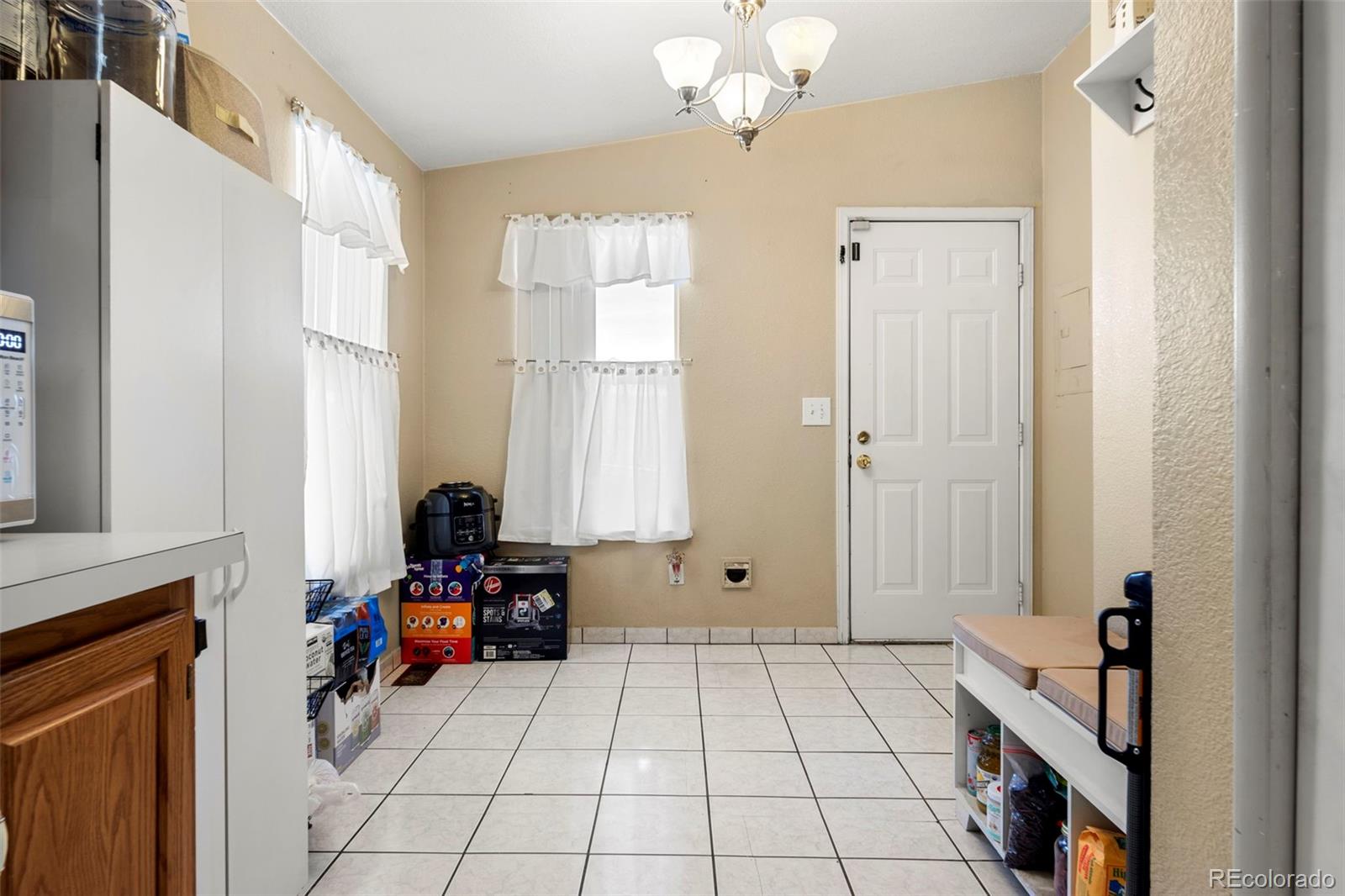 2400 W Wesley Avenue