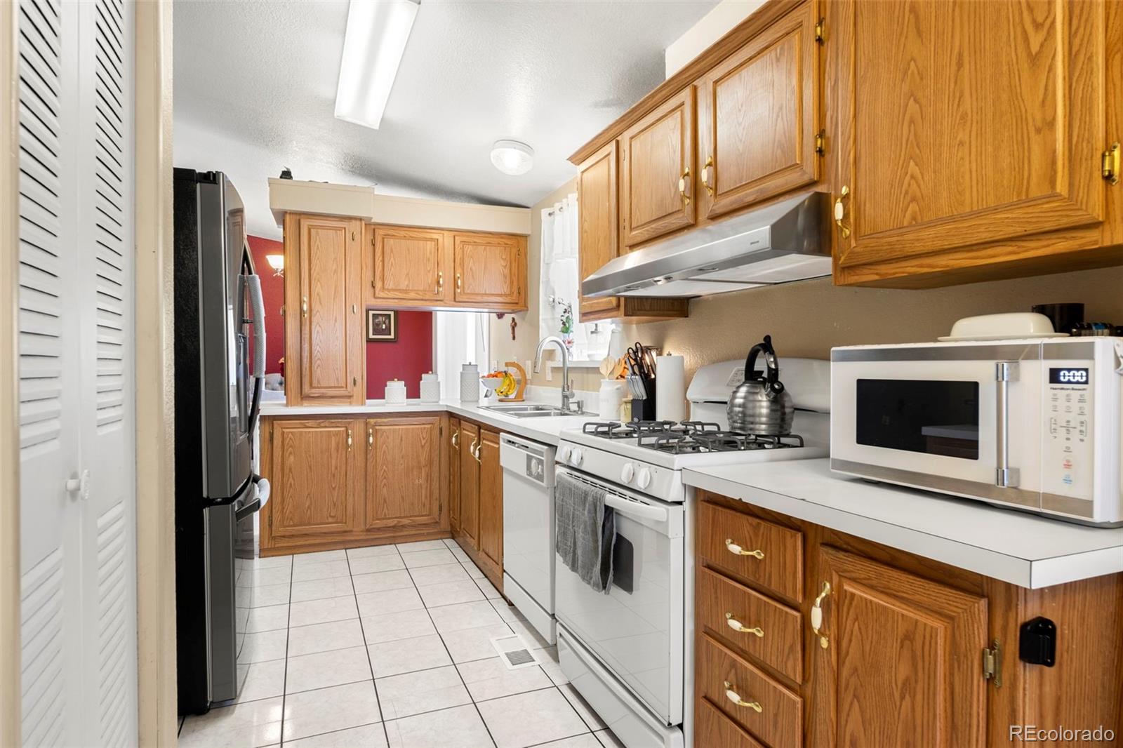 2400 W Wesley Avenue
