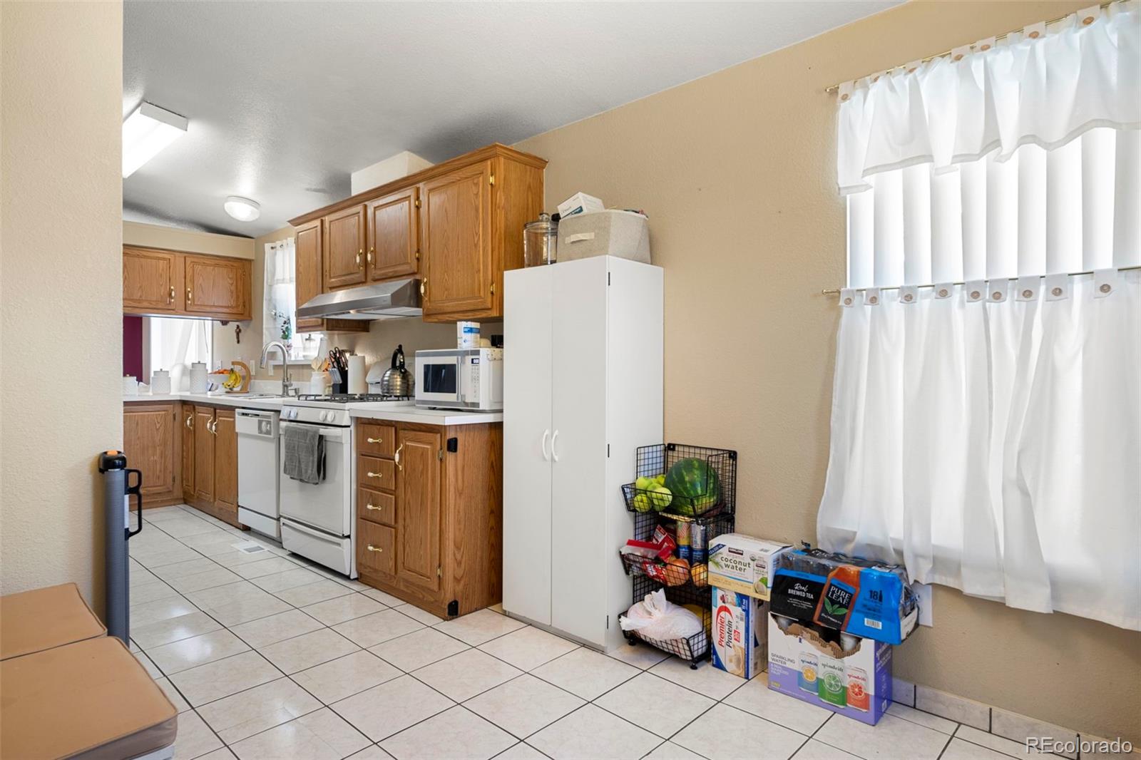 2400 W Wesley Avenue