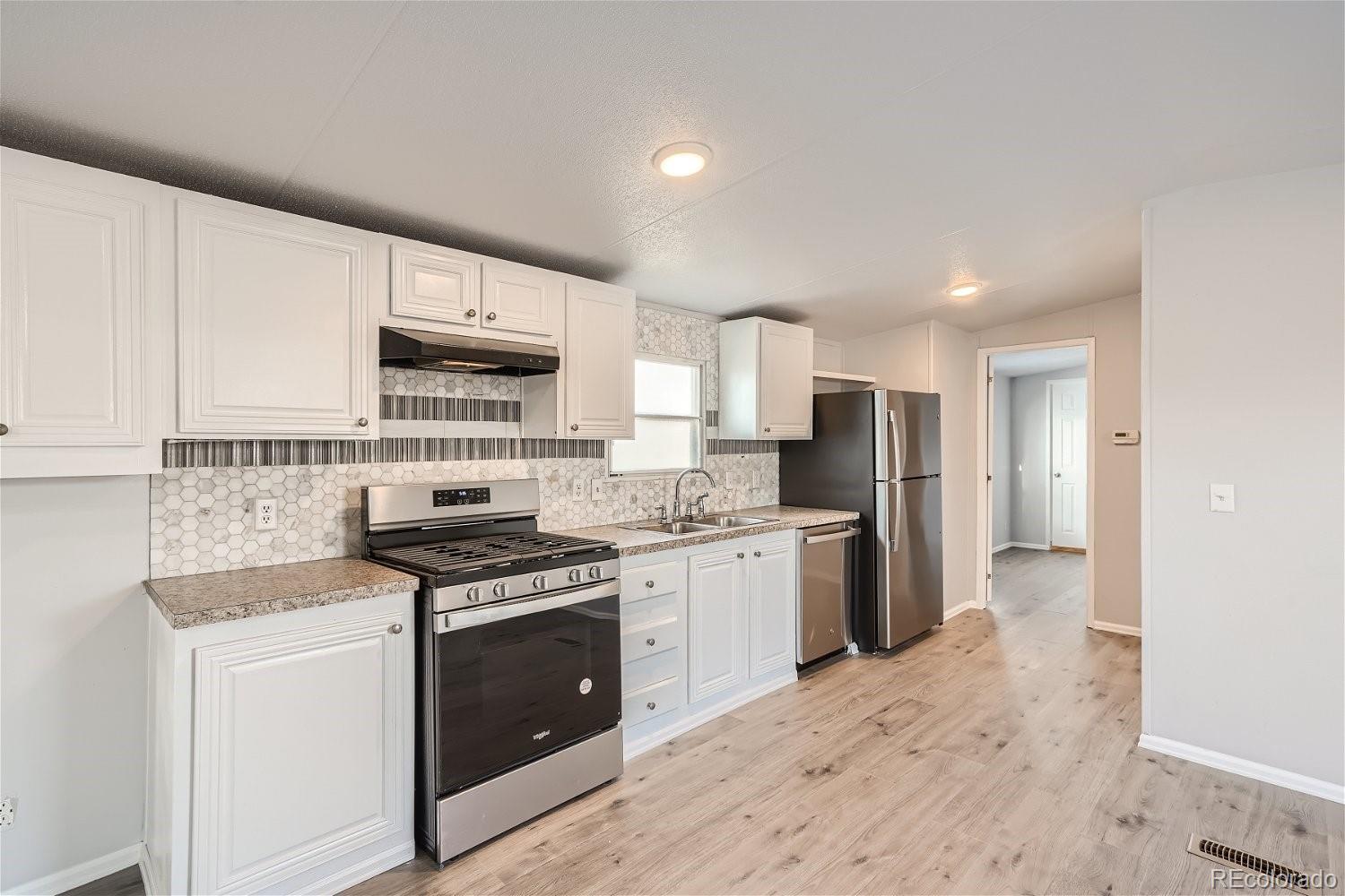 2885 E Midway Boulevard