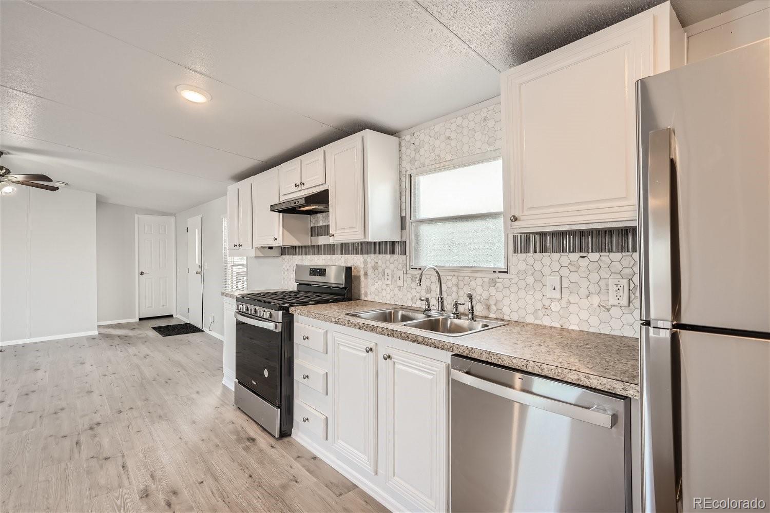 2885 E Midway Boulevard