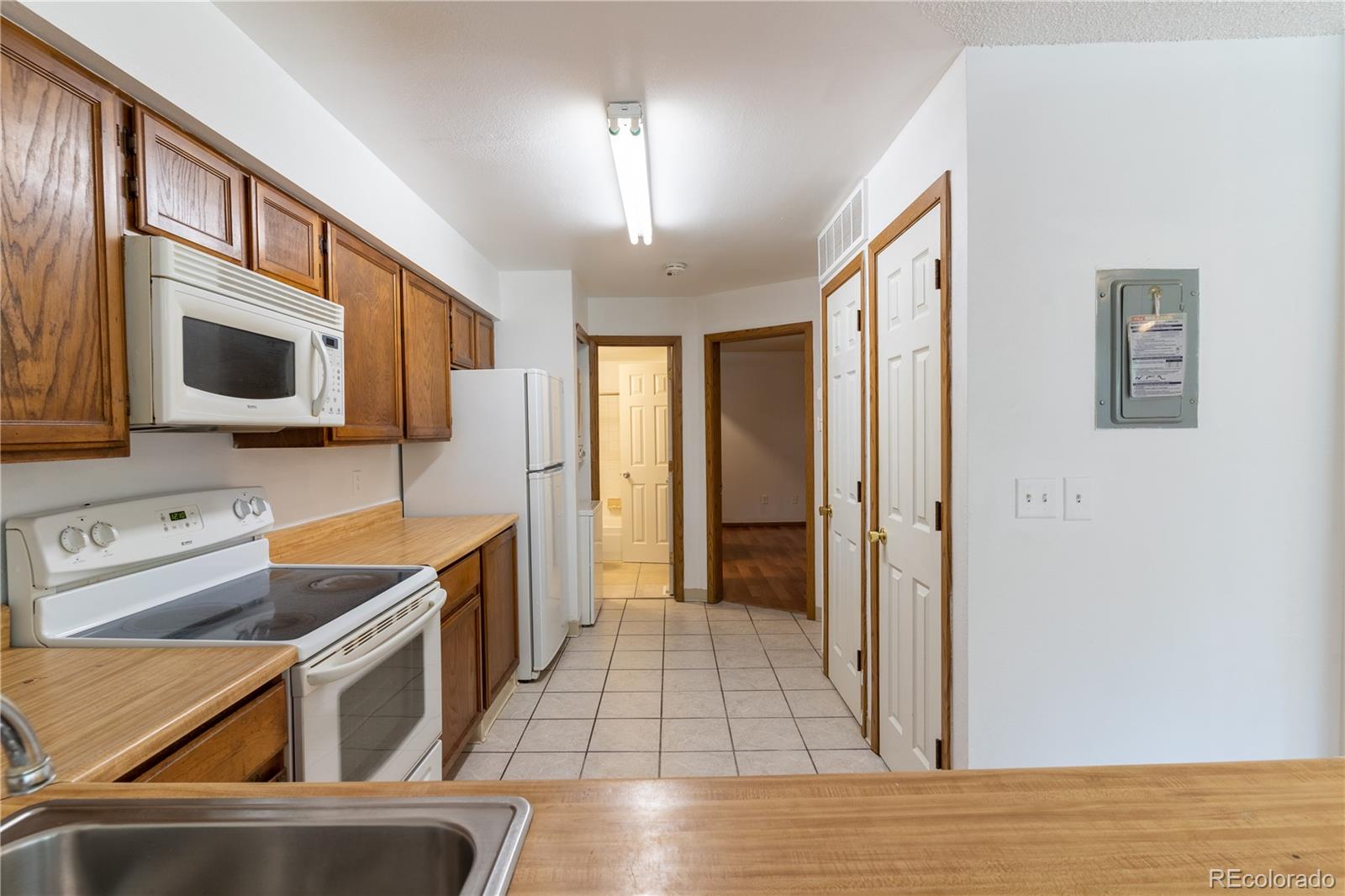 932 S Dearborn Way Unit: 4