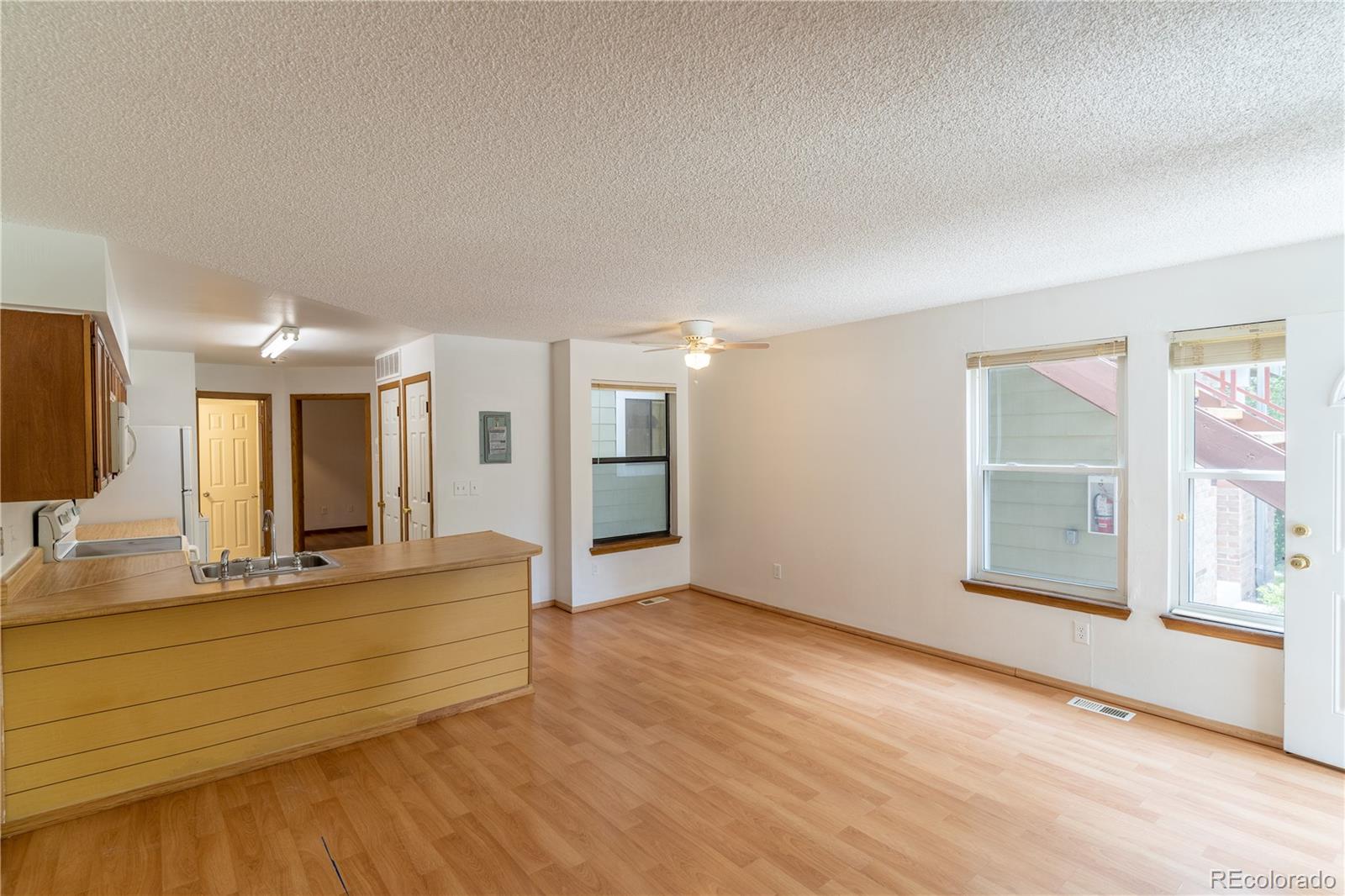 932 S Dearborn Way Unit: 4