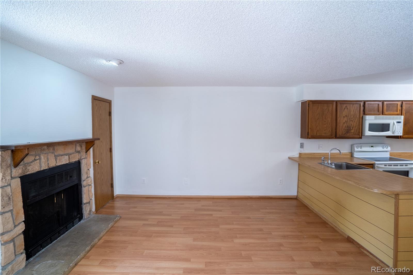 932 S Dearborn Way Unit: 4