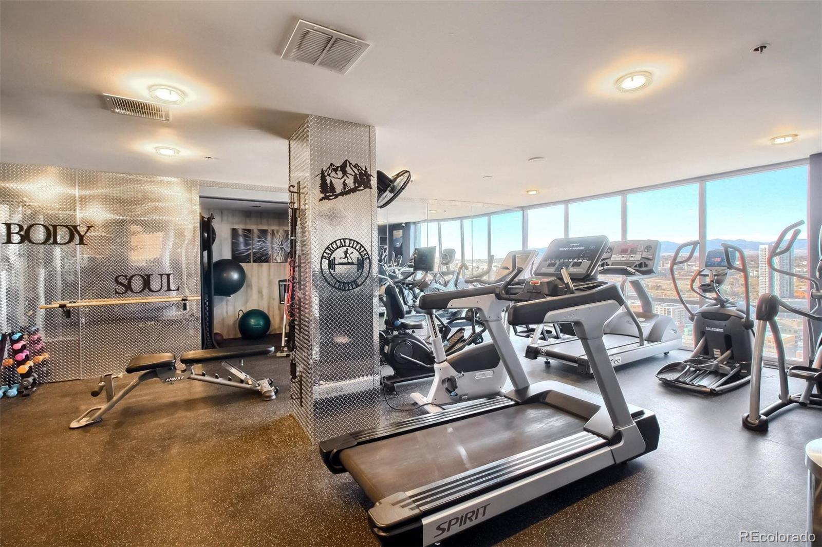 1625 Larimer Street Unit: 2505