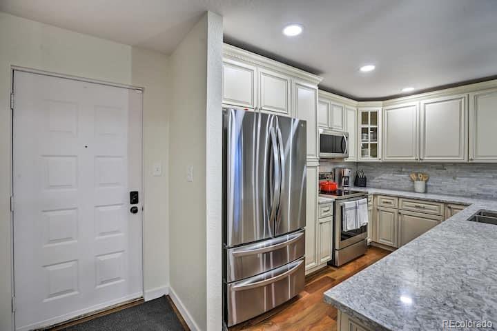 23538 Pondview Place Unit: B