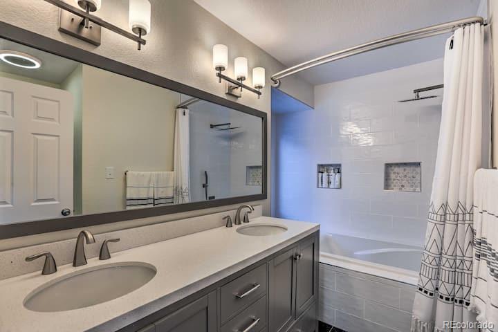 23538 Pondview Place Unit: B