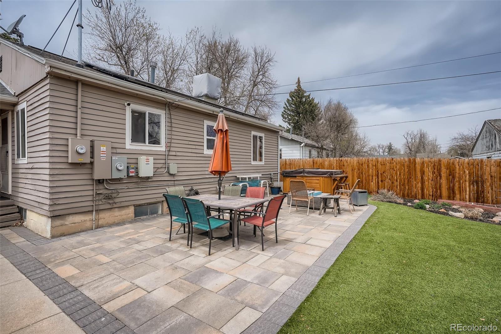 1310 Valentia Street