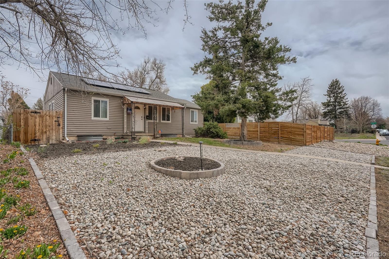 1310 Valentia Street