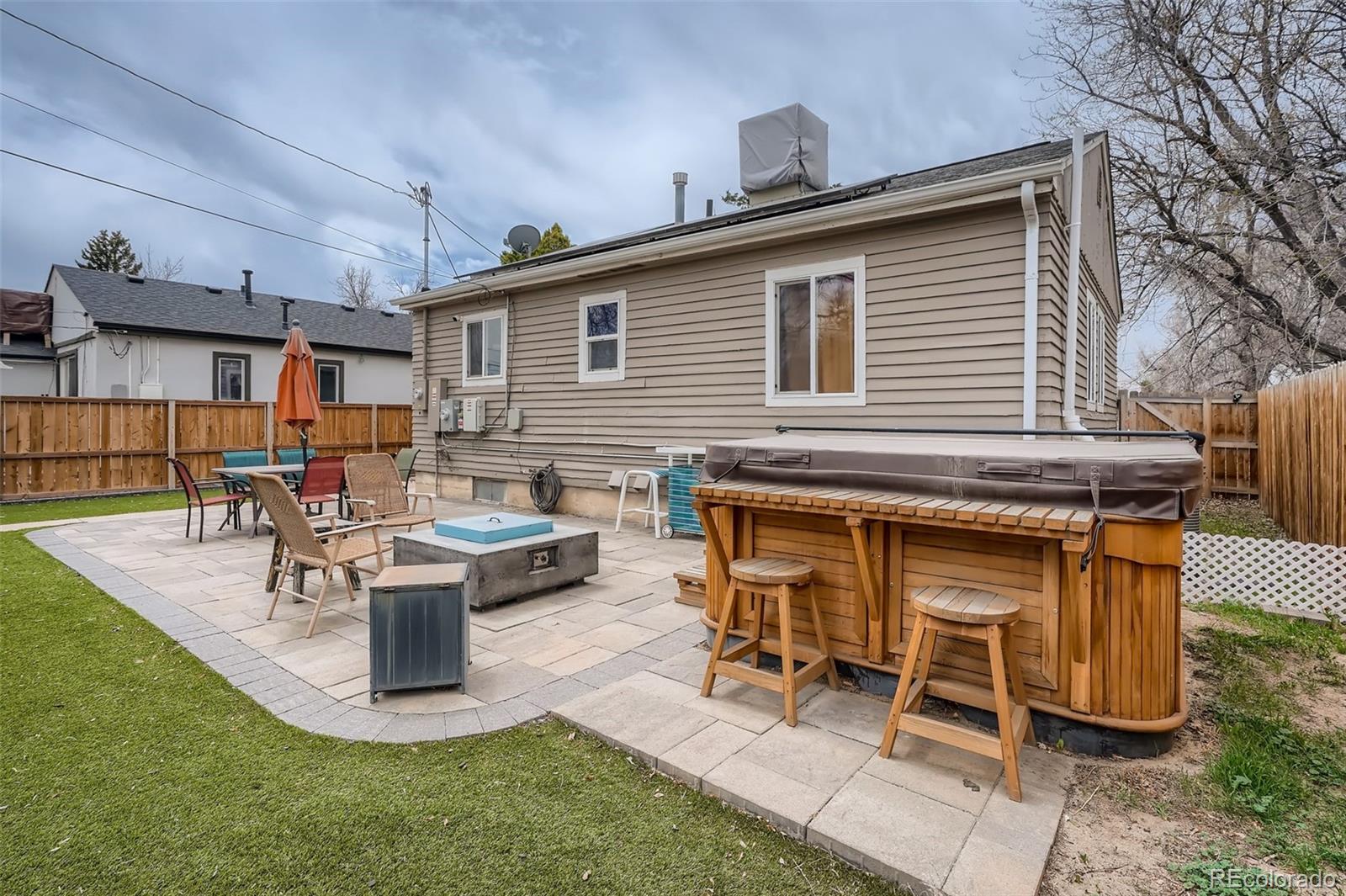 1310 Valentia Street