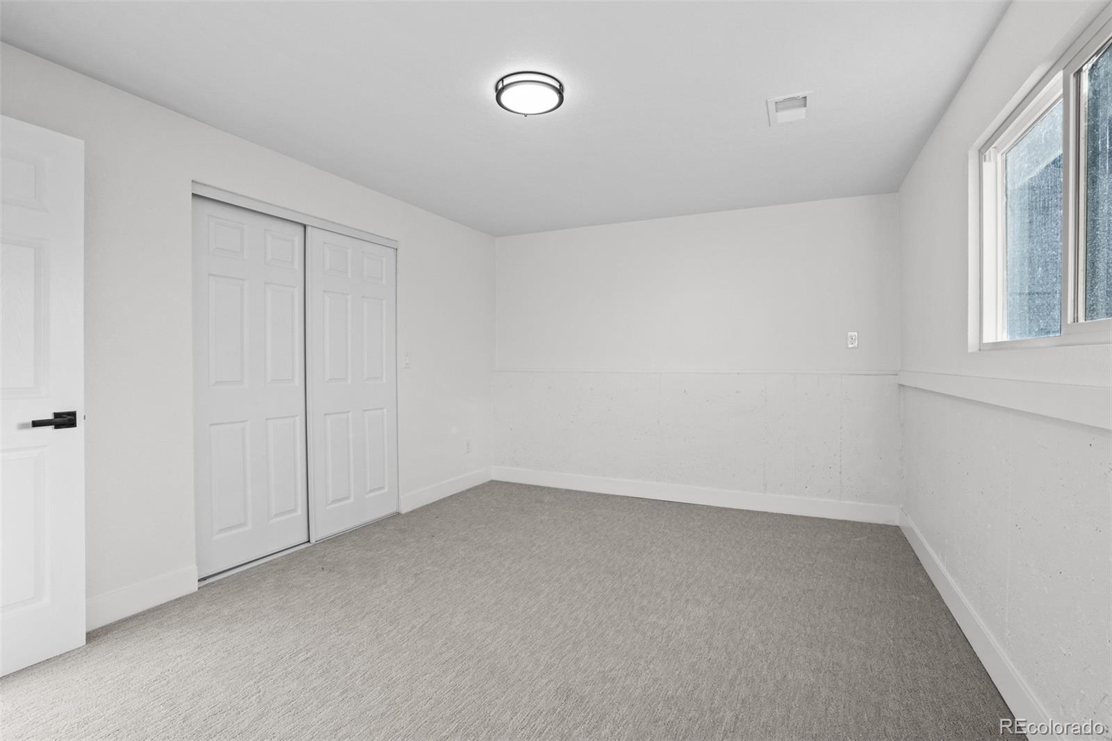 922 Park View Street