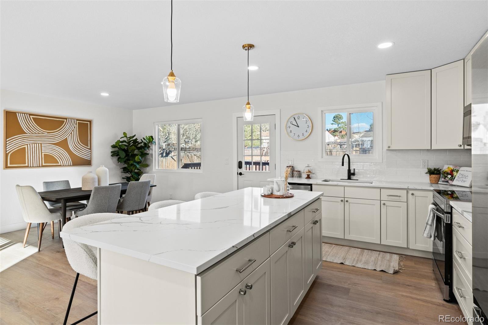 922 Park View Street