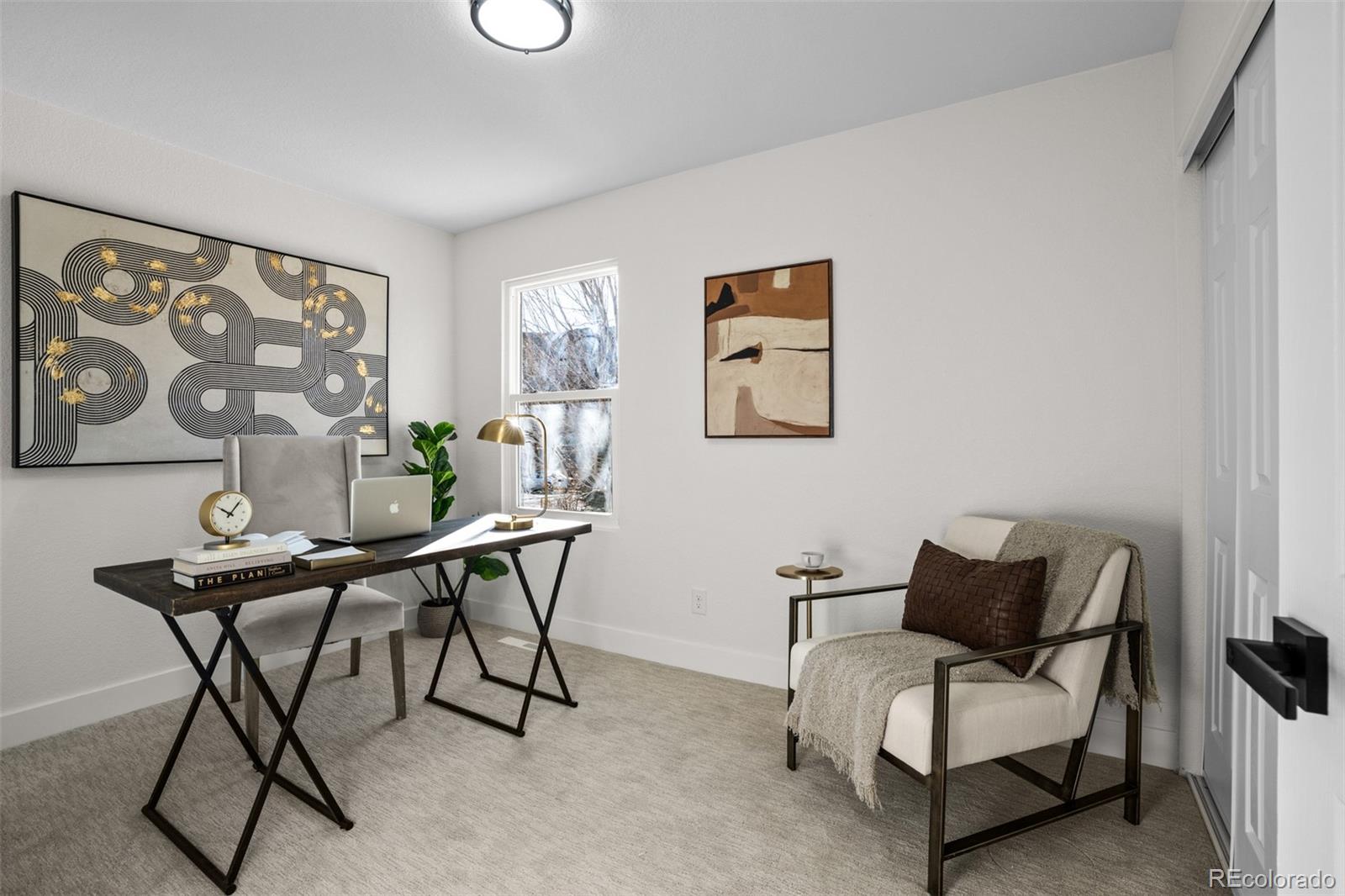 922 Park View Street