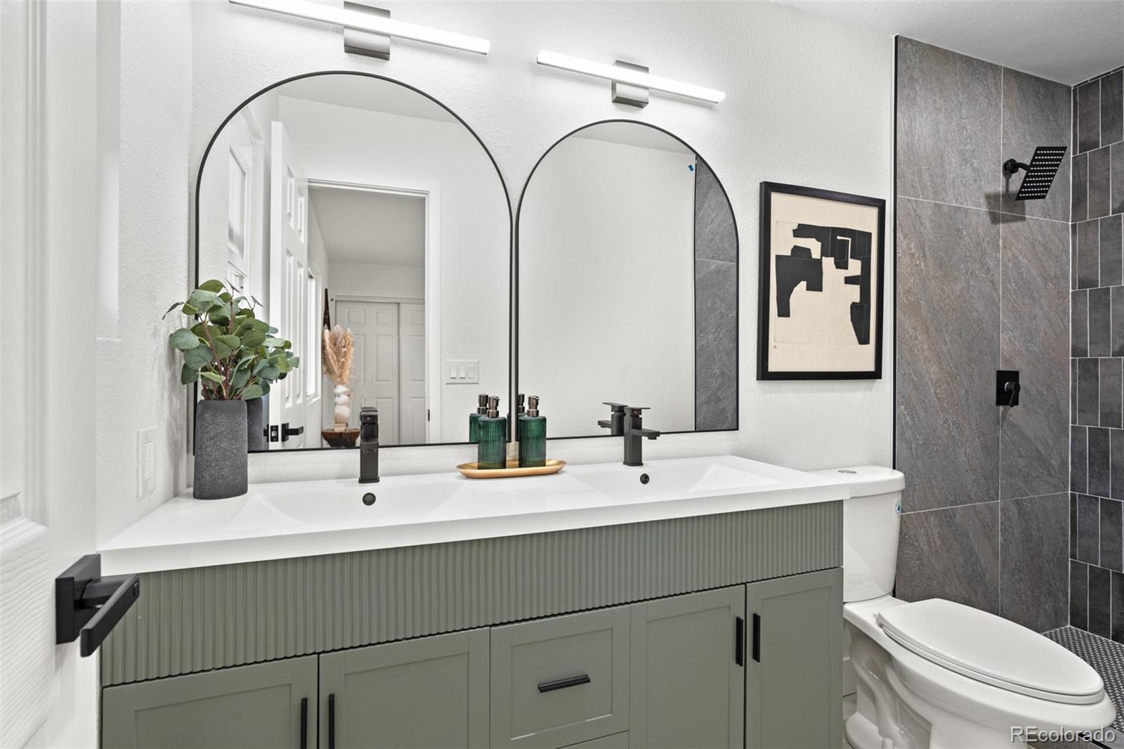 922 Park View Street