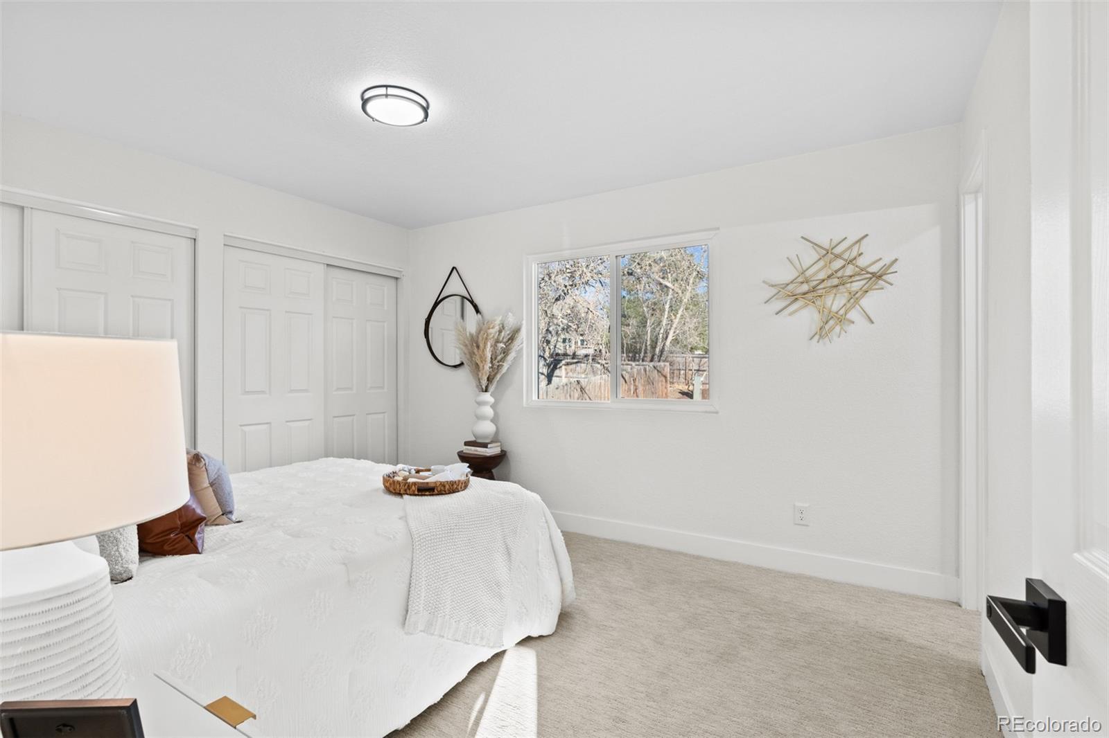 922 Park View Street