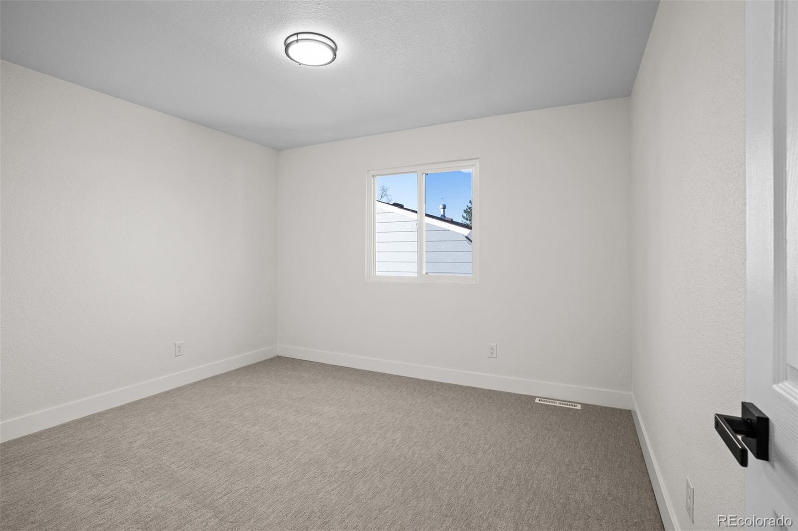 922 Park View Street