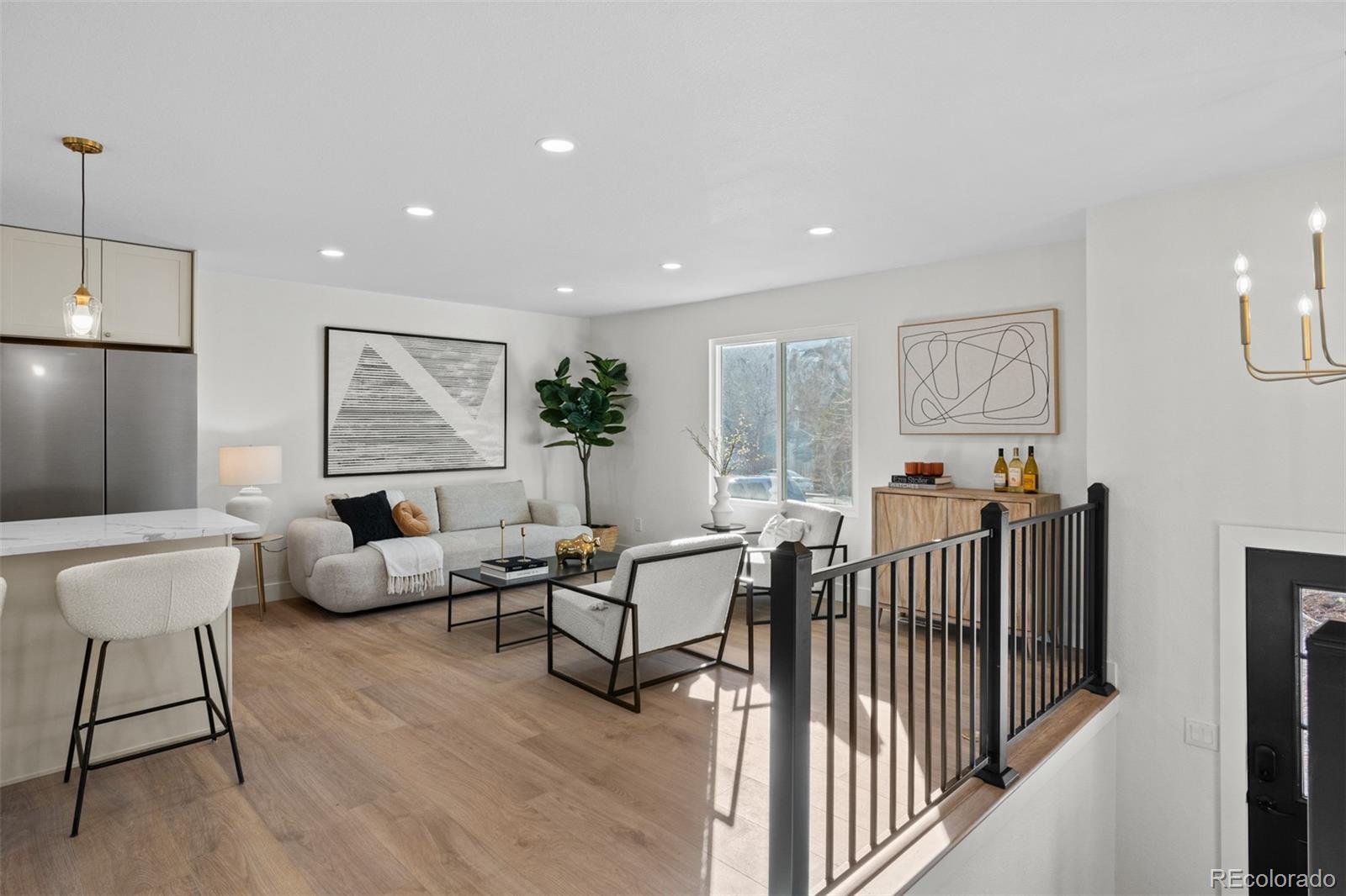 922 Park View Street