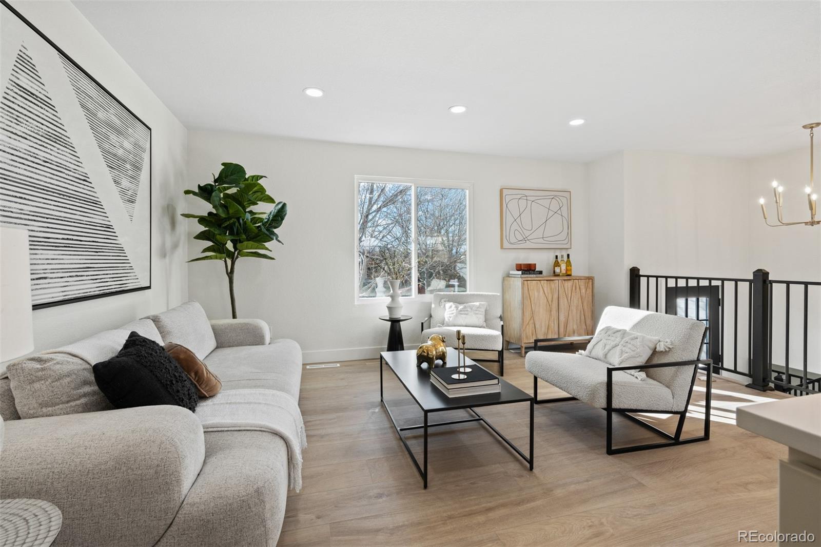 922 Park View Street