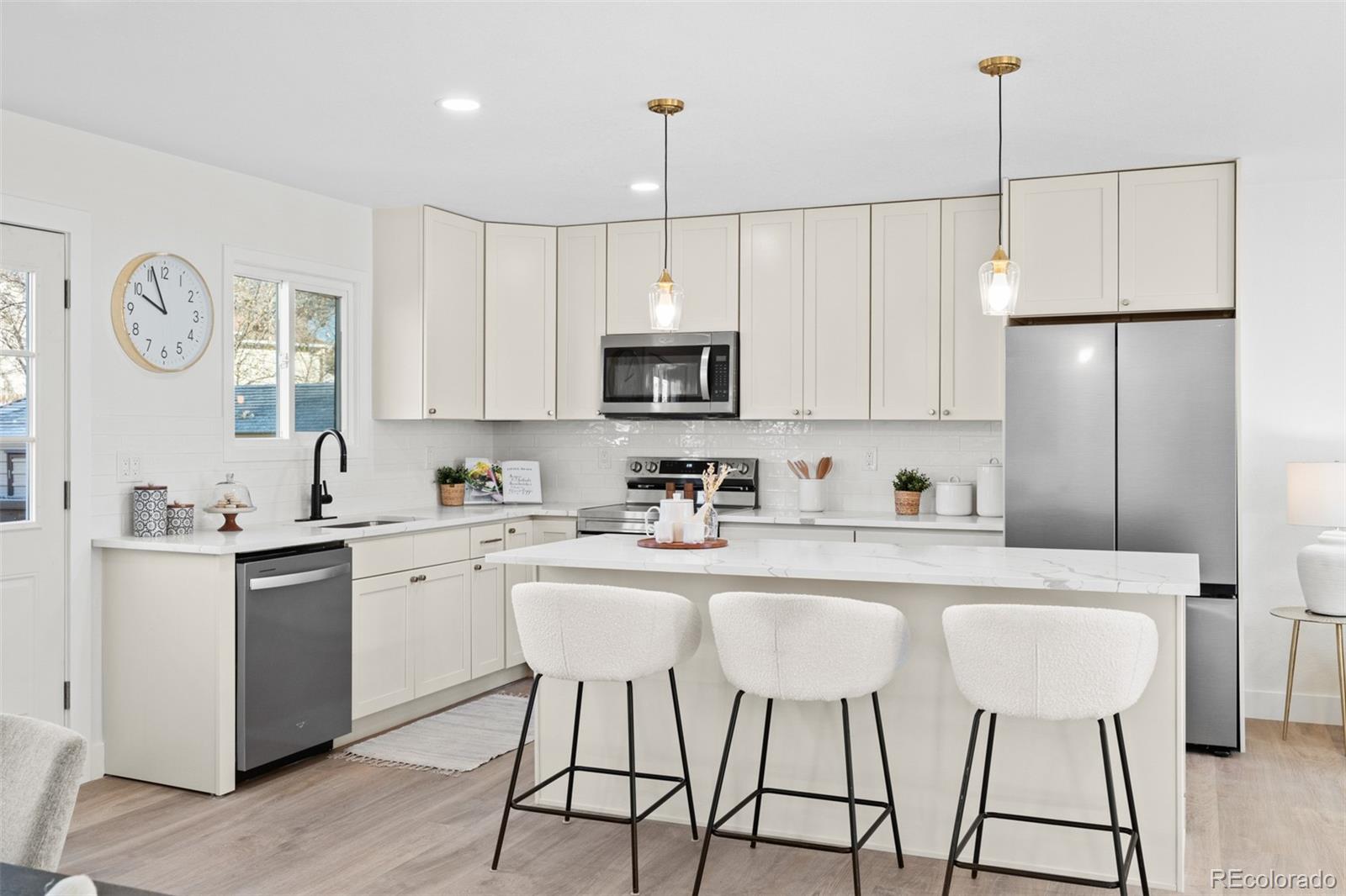 922 Park View Street