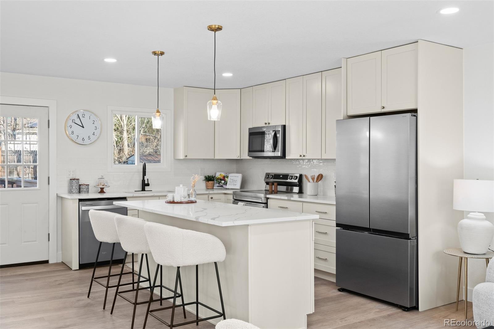 922 Park View Street