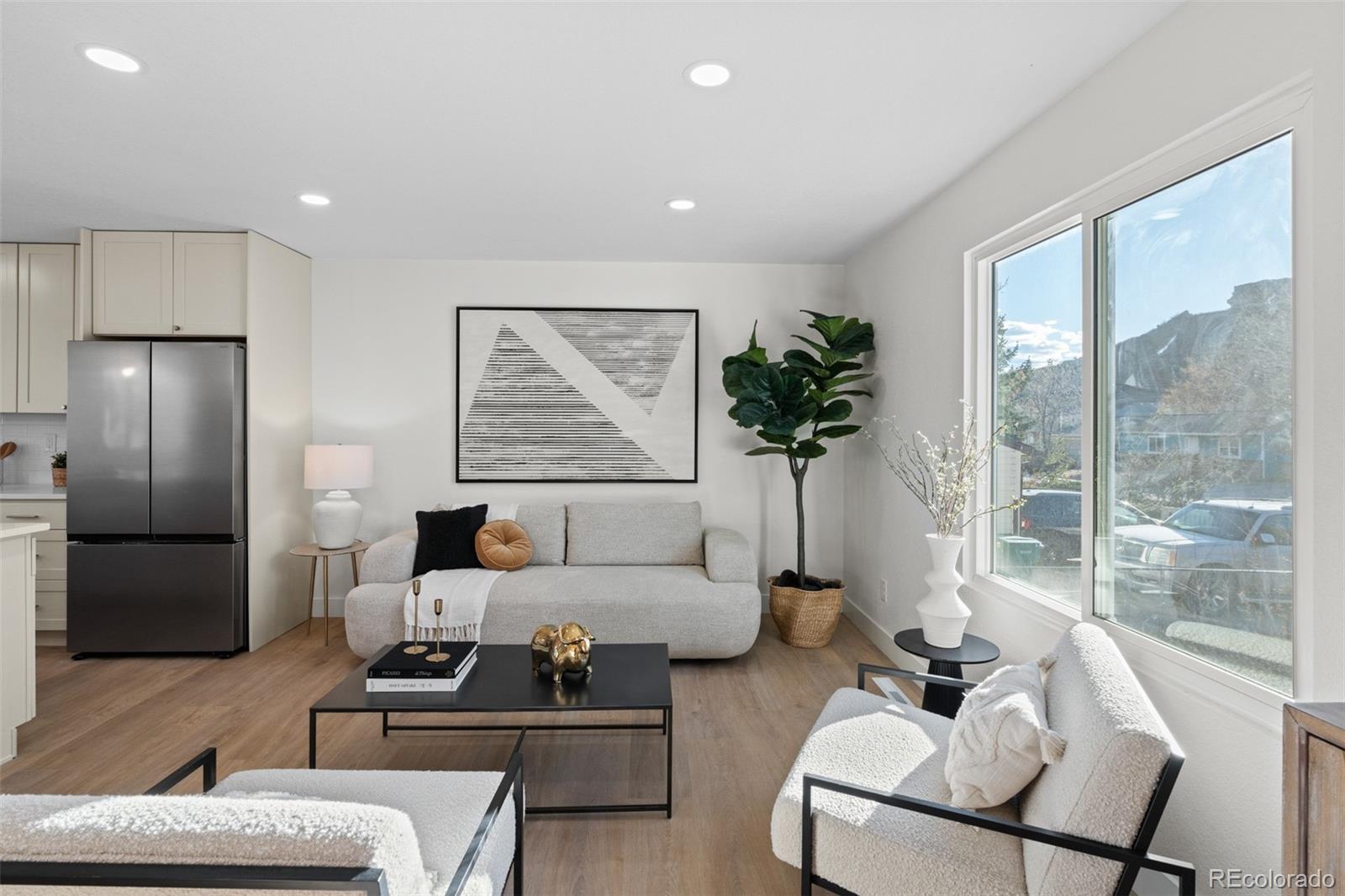 922 Park View Street